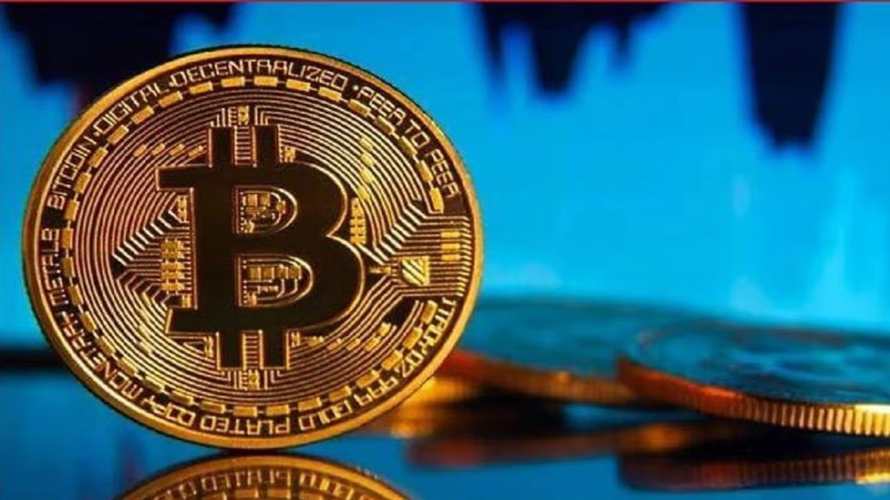 હાલમાં, બિટકોઈન મર્યાદિત શ્રેણીમાં અટવાયેલ છે, પરંતુ વિકલ્પો ડેટા અને તકનીકી સૂચકાંકો દર્શાવે છે કે મોટી ચાલ શક્ય છે. આવી સ્થિતિમાં, વેપારીઓએ સપોર્ટ અને રેઝિસ્ટન્સ લેવલને ધ્યાનમાં રાખીને બ્રેકઆઉટ અથવા બ્રેકડાઉન પર નજર રાખવી જોઈએ.