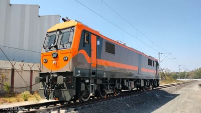 દાહોદમાં બનેલા લોકોમોટિવ એન્જિનને આગામી સમયમાં 100% મેઇક ઇન ઇન્ડિયાના તર્જ પર બનાવવામાં આવશે. આ લોકોમોટિવ એન્જિનની ખાસિયત એ છે કે, તે 4600 ટનના કાર્ગો વહન કરવાની ક્ષમતા ધરાવે છે. એન્જિનમાં પ્રથમ વખત ચાલક માટે એસી તેમજ ટોયલેટ મૂકવામાં આવ્યા છે. આ સાથે દુર્ઘટનાથી બચવા માટે કવર સિસ્ટમ પહેલેથી જ લગાવવામાં આવ્યા છે. 