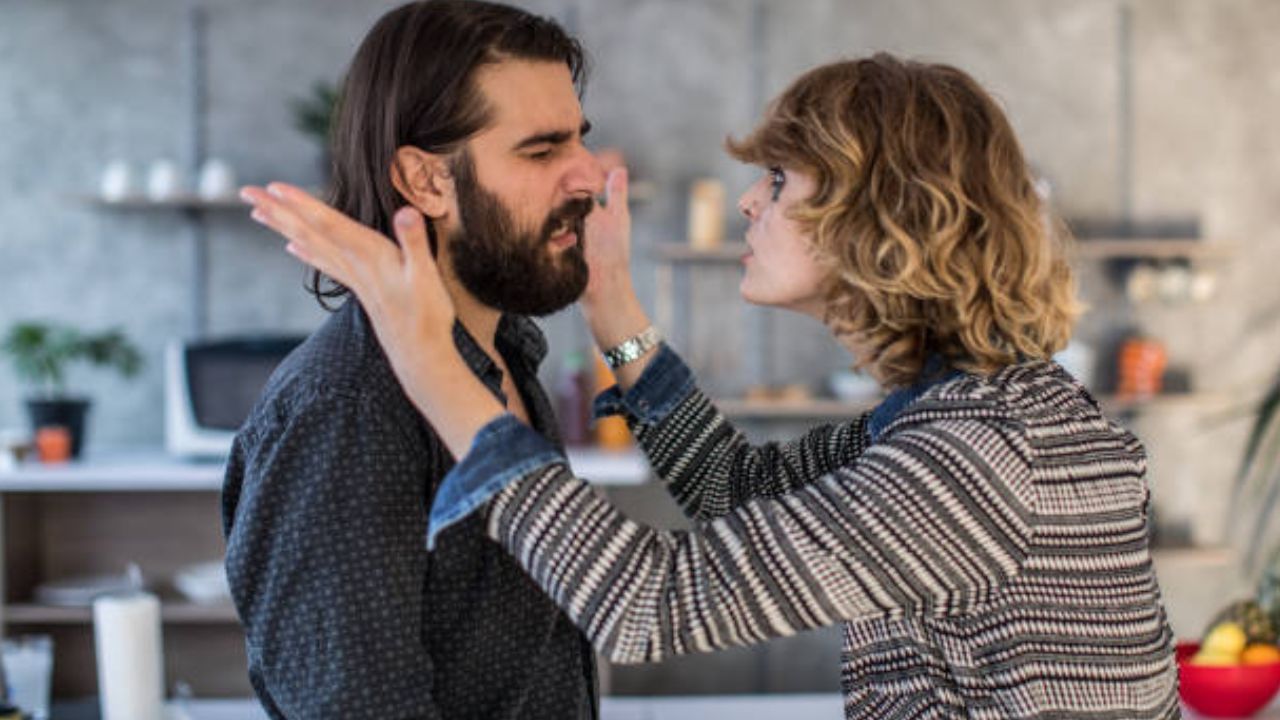 પુરુષો પણ ભોગ બની શકે છે: સમાજમાં પુરુષોને ઘણીવાર ફરિયાદ કરવાનો મોકો મળતો નથી. કારણ કે તેમને 'મજબૂત' માનવામાં આવે છે. પરંતુ જો પત્ની પતિને માર મારે છે અથવા માનસિક રીતે હેરાન કરે છે, તો પણ કાયદો તેને ટેકો આપે છે - ભલે રસ્તો થોડો અલગ હોય. જાગૃતિ અને યોગ્ય કાનૂની સલાહની જરૂર છે.(Disclaimer: જો તમારી પાસે કોઈ ચોક્કસ કેસ હોય તો કાનૂની નિષ્ણાત (વકીલ) ની સલાહ લેવી સલાહભર્યું છે. અહીં આપેલી માહિતી ફક્ત કોર્ટના નિર્ણયો અને કલમોને આધારે આપવામાં આવી છે. તમારે કોઈ કેસ માટે જાણવું હોય તો યોગ્ય વકીલની સલાહ લઈ શકો છો.)(All Image Symbolic)
