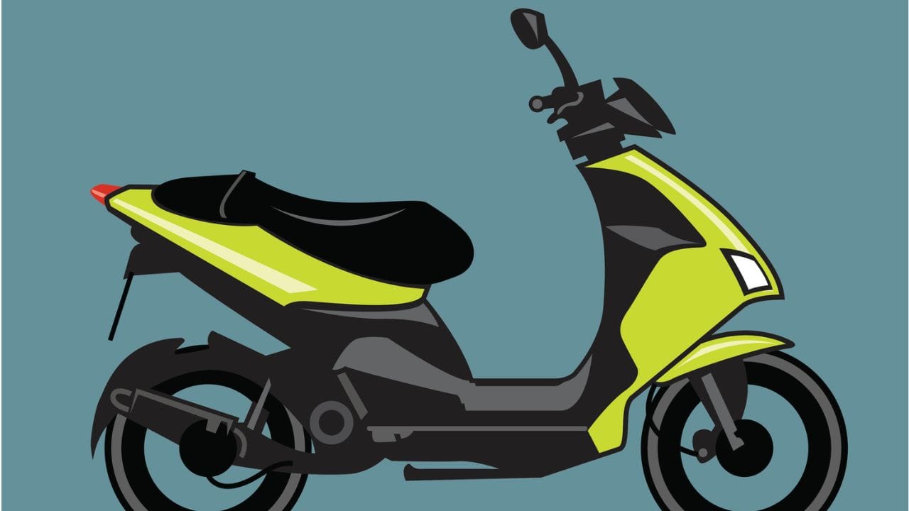 ભલેને ઇલેક્ટ્રિક વાહન માટે PUC સર્ટિફિકેટ લેવું ફરજિયાત ન હોય, તેમ છતાં કંપનીએ એ સાબિત કરવું પડે છે કે વાહનના નિર્માણ દરમિયાન તમામ સરકારદ્વારા નિર્ધારિત નિયમોનું પાલન થયું છે.  સામાન્ય રીતે EV સંબંધિત દસ્તાવેજોમાં સ્પષ્ટ ઉલ્લેખ કરવામાં આવે છે કે વાહન વીજળીથી ચાલે છે અને તેમાં કાર્બન ઉત્સર્જન થતું નથી. આ કારણસર, આવા વાહનો માટે PUC સર્ટિફિકેટ જરૂરી રહેતું નથી. ( Credits: Getty Images )