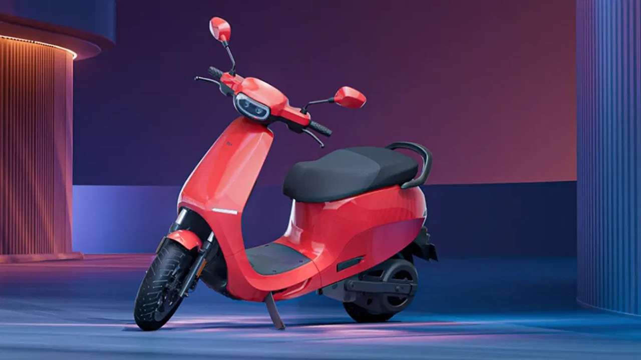 ઘણા રાજ્યની સરકાર ઈ વ્હિકલને પ્રોત્સાહન આપે છે. જેના ભાગરૂપે EV બાઇક ઉપર પણ સબસિડી આપે છે, તેમજ કેન્દ્ર સરકારની કેટલીક યોજનાઓ પણ ઉપલબ્ધ છે, જેનો લાભ લઈને તમે બાઇકની કૂલ વેચાણ કિંમત ઘટાડી શકો છો. તેથી, ખરીદતા પહેલા, ખાતરી કરો કે તમને કઈ સબસિડી કેટલી મળી શકે છે.