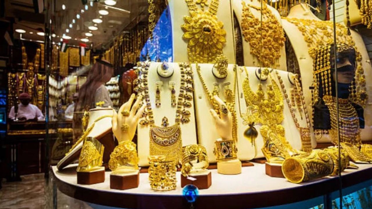ટેકનિકલ વિશ્લેષણ મુજબ Spot Price Gold Jun 25 ₹97,491, Max Pain Level ₹95,000 જ્યારે પુPut/Call Ratio (PCR) 0.26 (અત્યંત Bearishનો સંકેત) જ્યારે ATM IV (વોલેટિલિટી) 8.90%, Strong Resistance ₹97,500 – ₹98,200, Strong Support ₹96,000 – ₹95,000