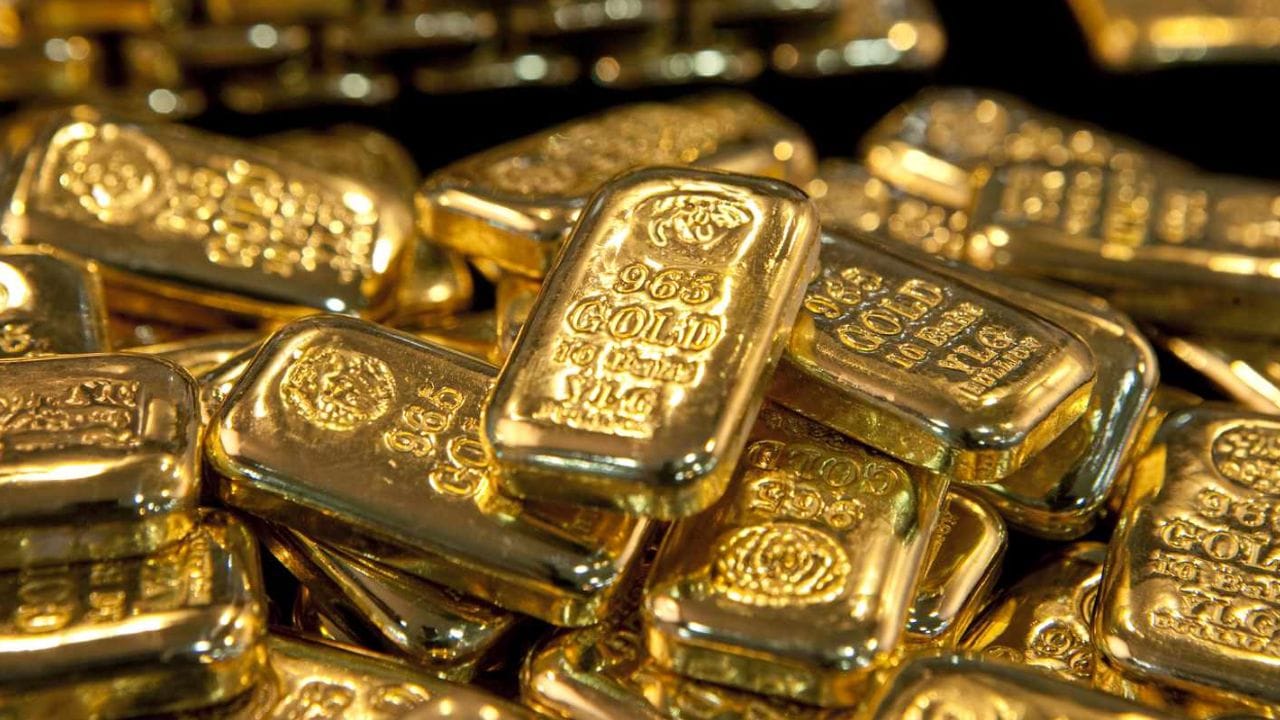 આગળનું પગલું શું હશે?: જો વૈશ્વિક બજારો $3,266 અને MCX ₹94,500 થી ઉપર રહે છે, તો આગામી સત્રોમાં સોનું ફરીથી $3,320 (COMEX) અને ₹96,000 (MCX) તરફ આગળ વધી શકે છે. જો કે, જો સપોર્ટ લેવલ તૂટી જાય છે, તો વેચાણ વધુ તીવ્ર બની શકે છે.