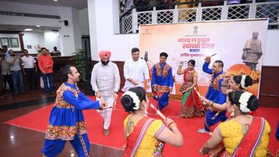 Gujarat Day 2025 : દિલ્હી વિધાનસભામાં ગુજરાત દિવસ નિમિત્તે મંત્રીઓ ગરબે રમ્યા, જુઓ વીડિયો