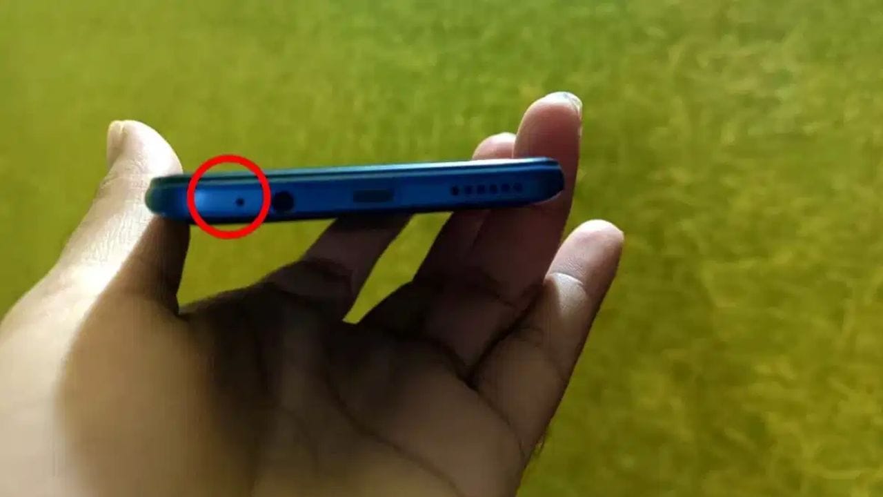 એટલે જ ફોનમાં બીજું માઇક્રોફોન આપવામાં આવે છે. તેનું કામ ફક્ત આસપાસના અવાજને કેપ્ચર કરવાનું છે. આ પછી, ફોનનો પ્રોસેસર બંને અવાજોને ઓળખે છે અને ફક્ત તમારા સ્પષ્ટ અવાજને આગળ મોકલે છે.