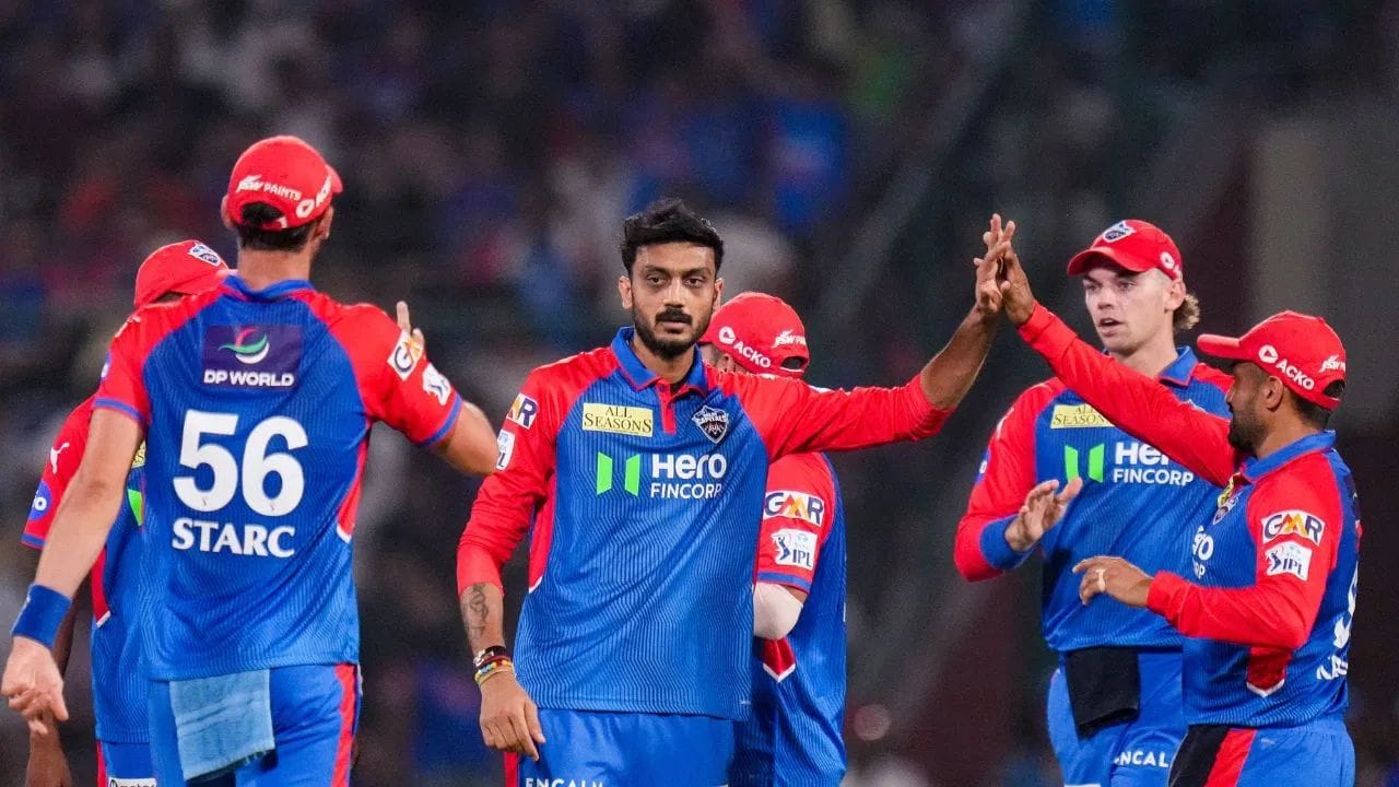 DC હાલમાં 11 મેચોમાં 13 પોઈન્ટ સાથે પોઈન્ટ ટેબલમાં પાંચમા સ્થાને છે. પ્લેઓફમાં પહોંચવા માટે દિલ્હીએ ત્રણેય મેચ જીતવી પડશે, જે તેના તાજેતરના પ્રદર્શનને ધ્યાનમાં રાખીને ખૂબ મુશ્કેલ લાગે છે.