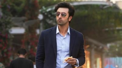 રણબીર કપૂર એક સમયે તેની પ્લેબોય અથવા કાસાનોવા ઈમેજ માટે ખૂબ પ્રખ્યાત હતા. તે દીપિકા પાદુકોણ અને કેટરિના કૈફ જેવી અભિનેત્રીઓને ડેટ કરતો હતો અને તેની લવ લાઈફ હંમેશા સમાચારમાં રહેતી હતી. તેના પિતા ઋષિ કપૂરે પણ એક વખત મીડિયા સમક્ષ સ્વીકાર્યું હતું કે રણબીર એક જ સમયે ચાર છોકરીઓને ડેટ કરી રહ્યો હતો.