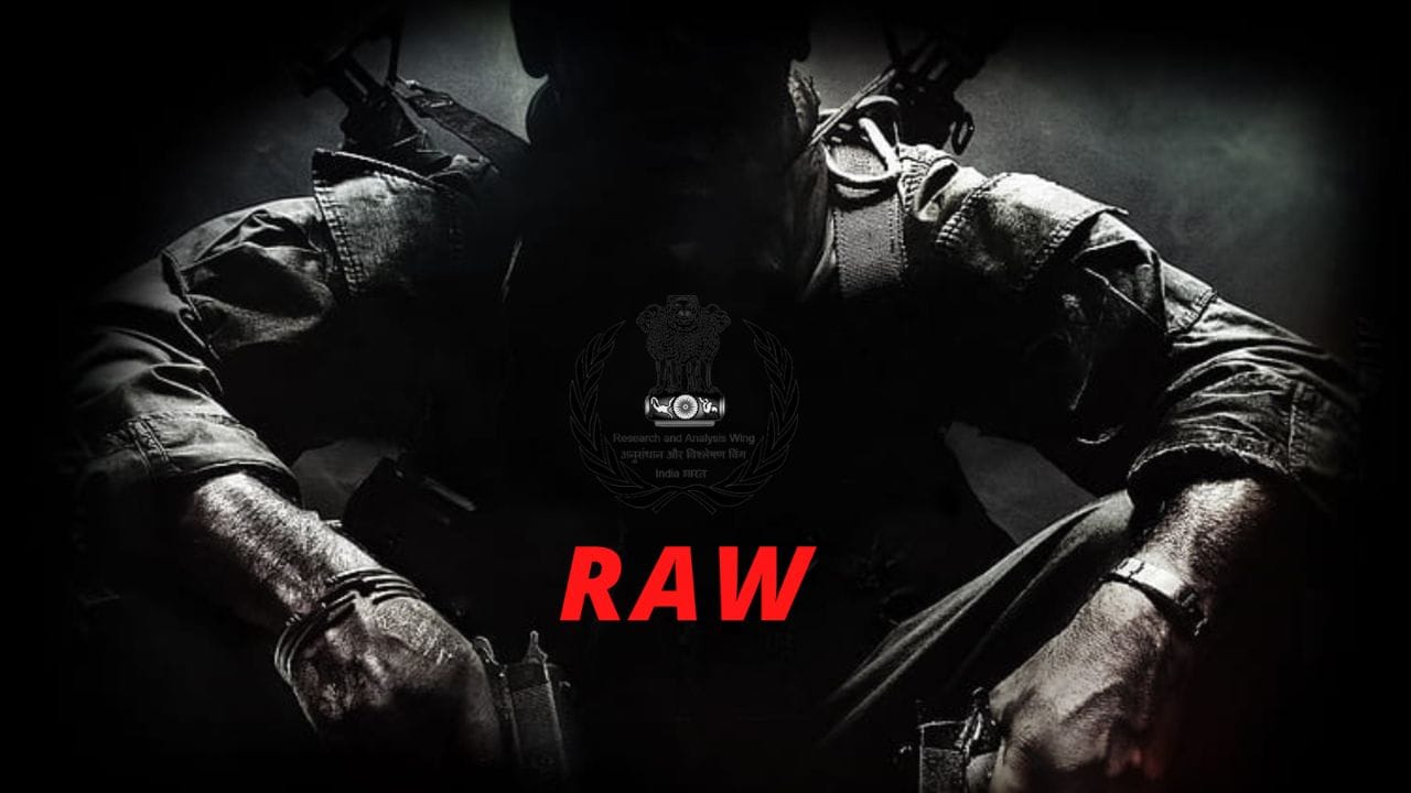 જોકે RAW એજન્ટ્સ અન્ય આઈડેન્ટિટીથી અલગ ખાતા ધરાવી શકે છે, પરંતુ અસલી આઈડેન્ટિટીનું ફક્ત એક જ ખાતું હોય છે. કારણ કે RAW એજન્ટો તેમના દેશમાં તેમના વાસ્તવિક નામ સાથે રહે છે, પરંતુ તેમની ઓળખ બધાથી છુપાવવી પડે છે.