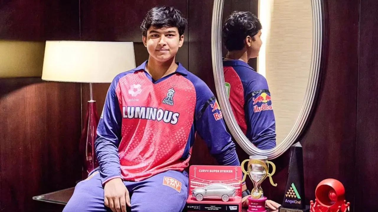 IPL 2025 માટે રાજસ્થાન રોયલ્સે વૈભવ સૂર્યવંશીને 1.10 કરોડ રૂપિયામાં ખરીદ્યો હતો. (All Photo Credit : PTI)