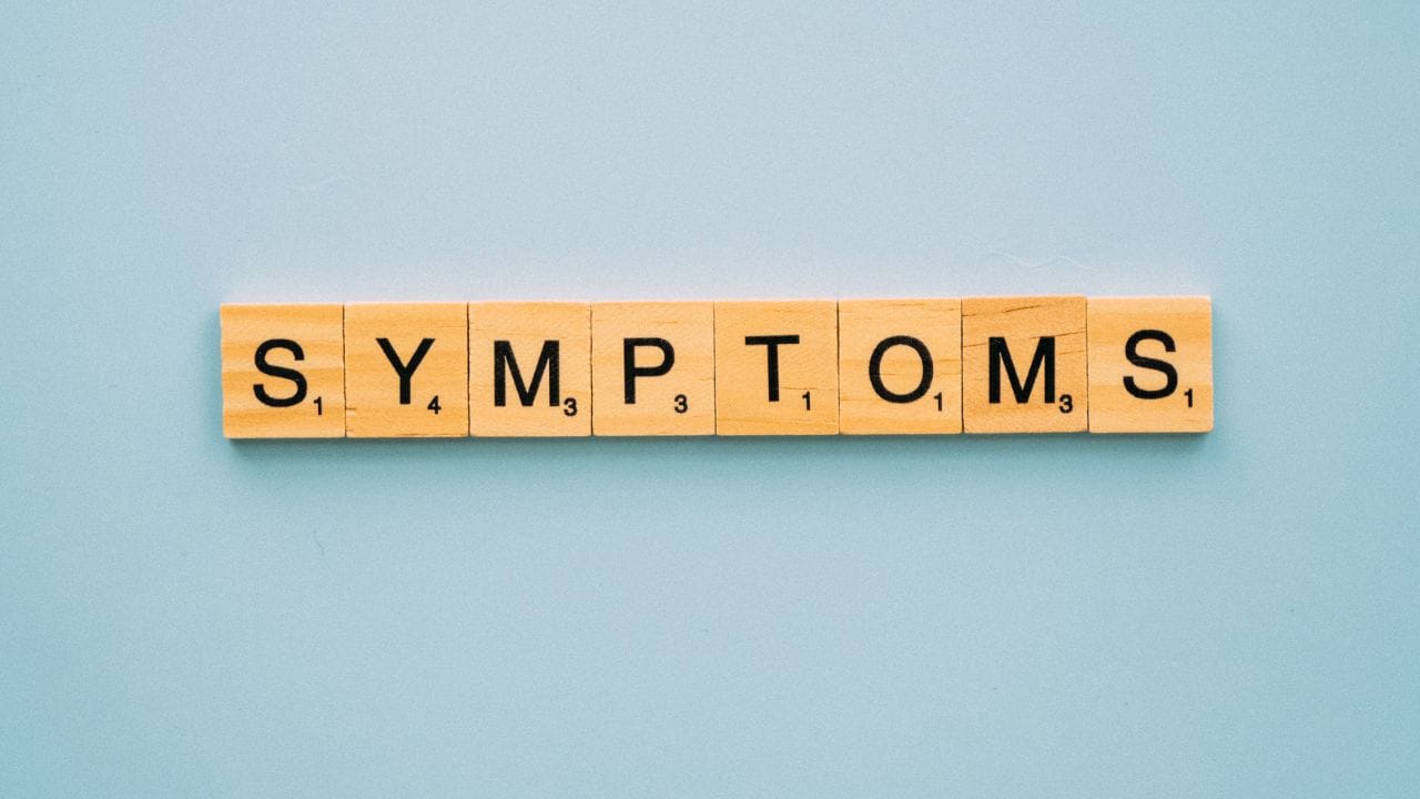 બદલાતી લાઈફસ્ટાઈલ અને ફાસ્ટફુડના કારણે મહિલાઓમાં 30 વર્ષની ઉંમર બાદ PCOS (પોલિસિસ્ટિક ઓવરી સિન્ડ્રોમ)ના કેસ સામે આવે છે. PCOS (પોલિસિસ્ટિક ઓવરી સિન્ડ્રોમ)એક હોર્મોનલ સમસ્યા છે. જેમાં અંડાશયમાં નાના-નાના સિસ્ટ બની જાય છે.