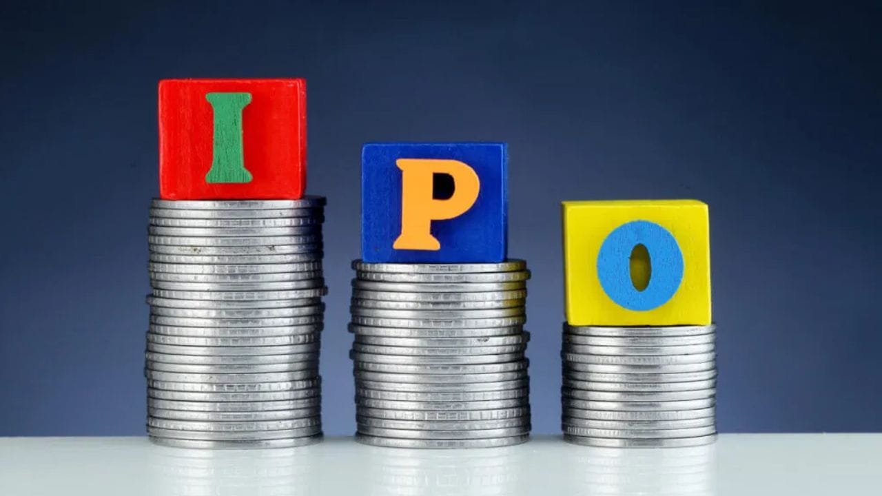 Globe Civil Projects  IPO 24 જૂને બોલી લગાવવા માટે ખુલશે અને 26 જૂને બંધ થશે. તેનો પ્રાઇસ બેન્ડ પ્રતિ શેર 67-71 રૂપિયા નક્કી કરવામાં આવ્યો છે. કંપની 119 કરોડ રૂપિયા એકત્ર કરવા માંગે છે. આ અંતર્ગત, 1.67 કરોડ નવા શેર જારી કરવામાં આવશે, જ્યારે તેમાં કોઈ OFS નથી. તેના શેર 1 જુલાઈએ લિસ્ટ થઈ શકે છે.