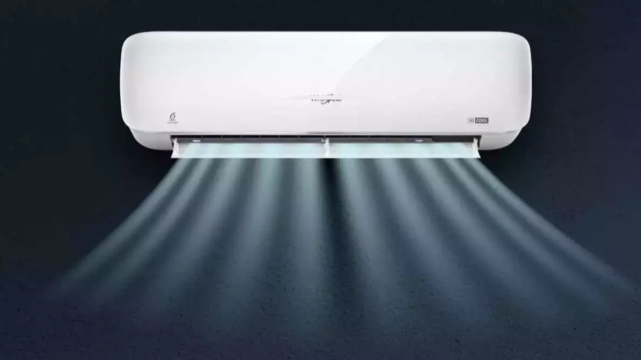 ડ્રાય મોડનો ઉપયોગ કેવી રીતે કરવો: AC રિમોટ પર ડ્રાય મોડ બટન શોધો, જે સામાન્ય રીતે ડ્રોપ-આકારના આઇકોન સાથે દેખાય છે. આ બટન દબાવો અને AC ડ્રાય મોડમાં સ્વિચ થઈ જશે. કેટલાક AC મોડેલોમાં ભેજનું સ્તર નિયંત્રિત કરવા માટે સેટિંગ પણ હોય છે. તમે તેને તમારી જરૂરિયાતો અનુસાર ગોઠવી શકો છો.