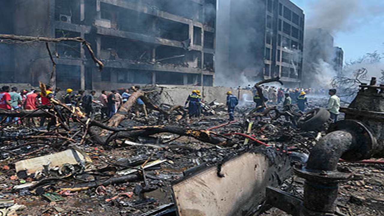 આ ઉપરાંત, પ્લેનના મુસાફરોના સગાં-સંબંધીઓને યોગ્ય જાણકારી અને મદદ માટે સ્ટેટ ઇમરજન્સી ઓપરેશન સેન્ટર તેમજ સિવિલ હોસ્પિટલ ખાતે રાઉન્ડ ધ ક્લોક 24X7 કંટ્રોલરૂમ કાર્યરત કરવામાં આવેલા છે. આ દુર્ઘટનાનો ભોગ બનેલા મુસાફરોના સ્વજનો માટે અમદાવાદમાં રહેઠાણ અને વાહન સુવિધા પણ રાજ્ય સરકારના માર્ગ મકાન વિભાગ દ્વારા કરવામાં આવી છે.