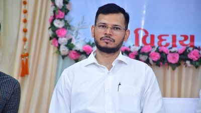 અમરેલીના કલેક્ટર તરીકે અજય દહિયાની પંચમહાલ જિલ્લામાં બદલી કરવામાં આવી છે. દહિયાએ વર્ષ 2023માં અમરેલીના જિલ્લા કલેક્ટર તરીકે કાર્યભાર સંભાળ્યો હતો અને આ 2 વર્ષના સમયગાળા દરમિયાન તેમણે ઉત્કૃષ્ટ કામગીરી કરી હતી.  