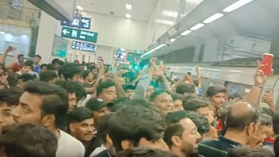 RCB વિક્ટ્રી પરેડ : બેંગલુરુ મેટ્રો સ્ટેશન પર એટલી ભીડ કે ઊભા રહેવાની પણ જગ્યા નથી, જુઓ વીડિયો