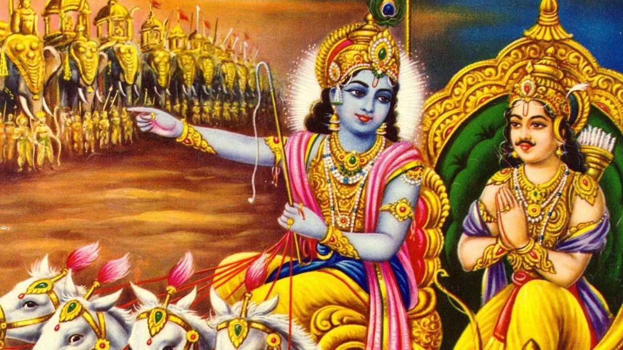 ગીતા એક પવિત્ર ગ્રંથ છે - શ્રીમદ્ ભાગવત ગીતા એક ખૂબ જ પવિત્ર ગ્રંથ છે. તેને હંમેશા પૂજા સ્થાન પર રાખો. સ્નાન કર્યા વિના આ પુસ્તકને સ્પર્શ કરશો નહીં. એવું કહેવાય છે કે આનાથી લોકો પાપનો ભાગ બને છે.