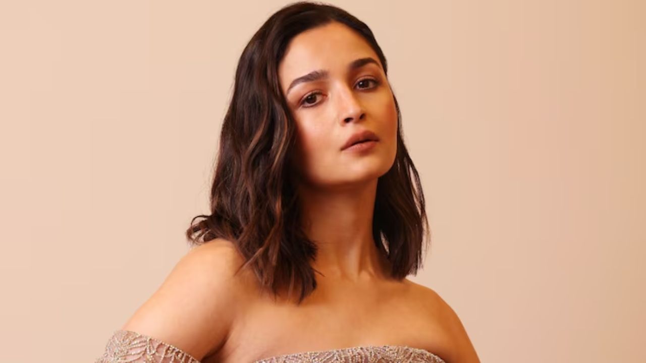 ઘણા પ્રખ્યાત લેખકો અને કાયદાશાસ્ત્રીઓએ ભટ્ટ અટક રાખી હતી. ભટ્ટ અટક ઘણા વિદ્વાનો, કવિઓ અને ગણિતશાસ્ત્રીઓના રાજદરબાર સાથે સંકળાયેલી છે.