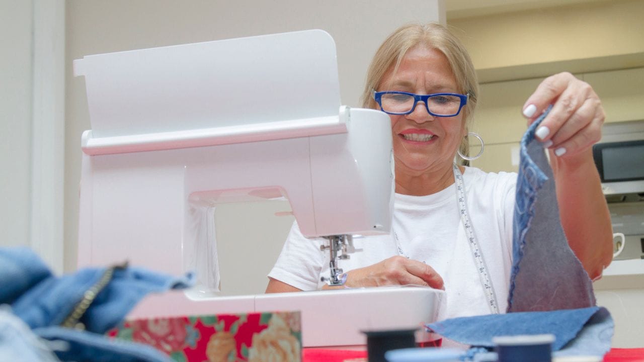 જો સામાન્ય દિવસમાં 4–5 ઓર્ડર મળે તો દર ઓર્ડર પર ₹80થી ₹150 જેટલો નફો થઇ શકે છે. ટૂંકમાં જોઈએ તો, તમે રોજના ₹400 થી ₹750 કમાઈ શકો છો અને મહિને ₹12,000 થી ₹22,000 સુધીની કમાણી કરી શકો છો. તહેવાર સિઝન કે લગ્ન સિઝન વખતે તમારી આવક ₹30,000 સુધી પણ જઈ શકે છે.