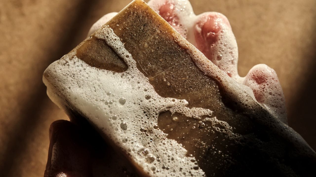 વધુમાં તમે Amazon અને Flipkart જેવી ઈ-કોમર્સ સાઇટ પર પ્રોડક્ટ રજિસ્ટર કરી શકો છો અને તેને ઓનલાઇન વેચી શકો છો. જો તમે “Eco-Friendly” અથવા “Chemical-Free” જેવી ટર્મ્સ પેકેજિંગમાં વાપરો છો, તો તેનાથી ગ્રાહકો વધારે આકર્ષાય છે.