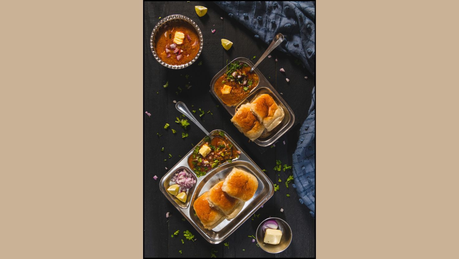 એક પાવભાજી પ્લેટ ₹40 (હાફ) થી ₹80 (ફુલ ડીશ) માં વેચી શકાય છે. જો દરરોજ 50 થી 100 પ્લેટ વેચાઈ જાય તો દૈનિક આવક ₹2,000 થી ₹8,000 સુધી પહોંચી શકે છે. હવે માસિક આવક જોઈએ તો, ₹50,000 થી ₹1,50,000 જેટલી આવક થાય, જેમાં તમને આરામથી ₹25,000 થી ₹70,000 જેટલો ચોખ્ખો નફો મળે છે.