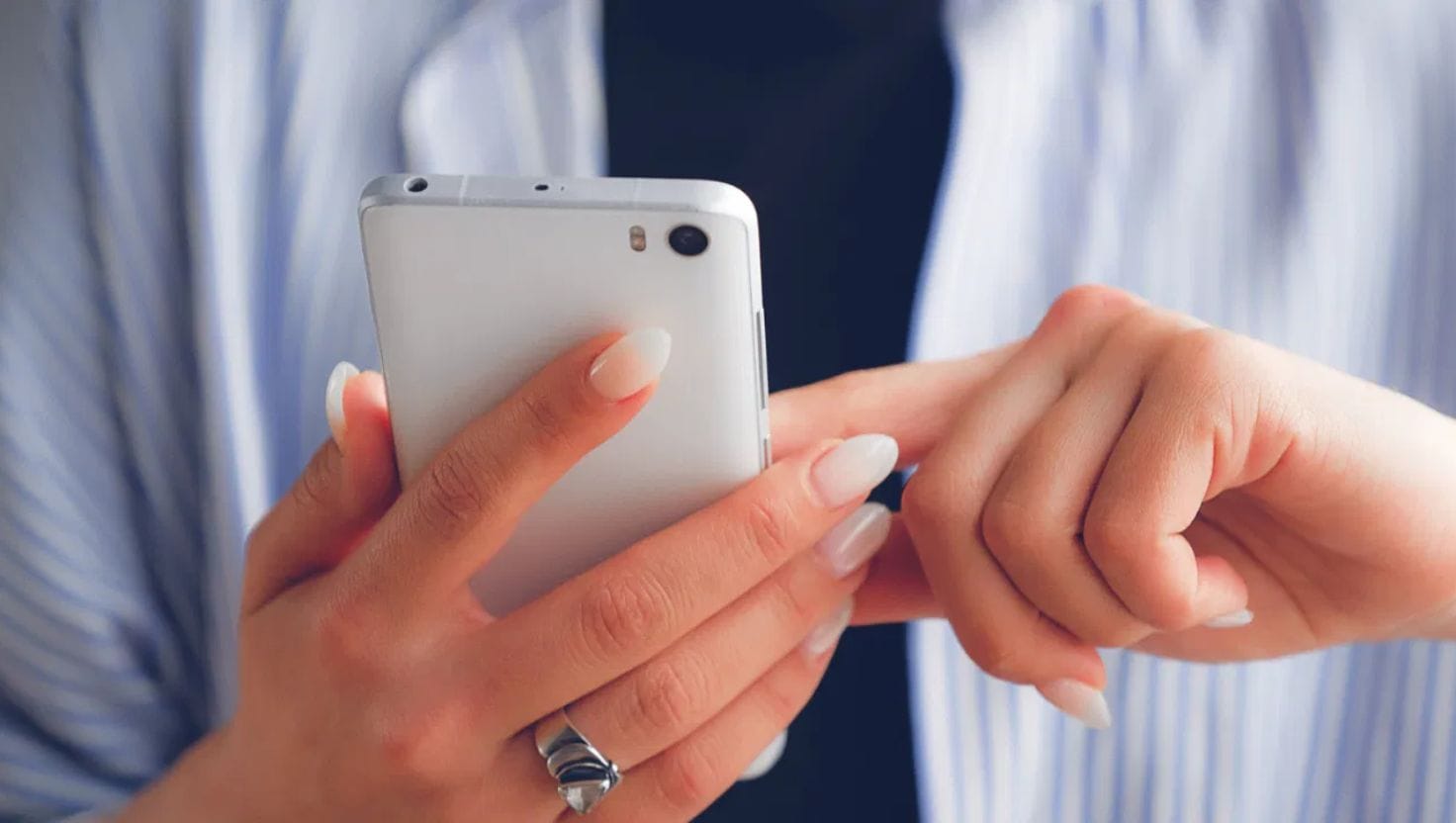 આ પછી તમને સામે ઘણા બધા ઓપ્શન્સ જોવા મળશે. જેમાં તમને 'Play Audio tone instead of disclaimer'નો ઓપ્શન દેખાશે. આ ઓપ્શનની સામે આવતા ટૉગલ પર ક્લિક કરીને તેને બંધ કરો.