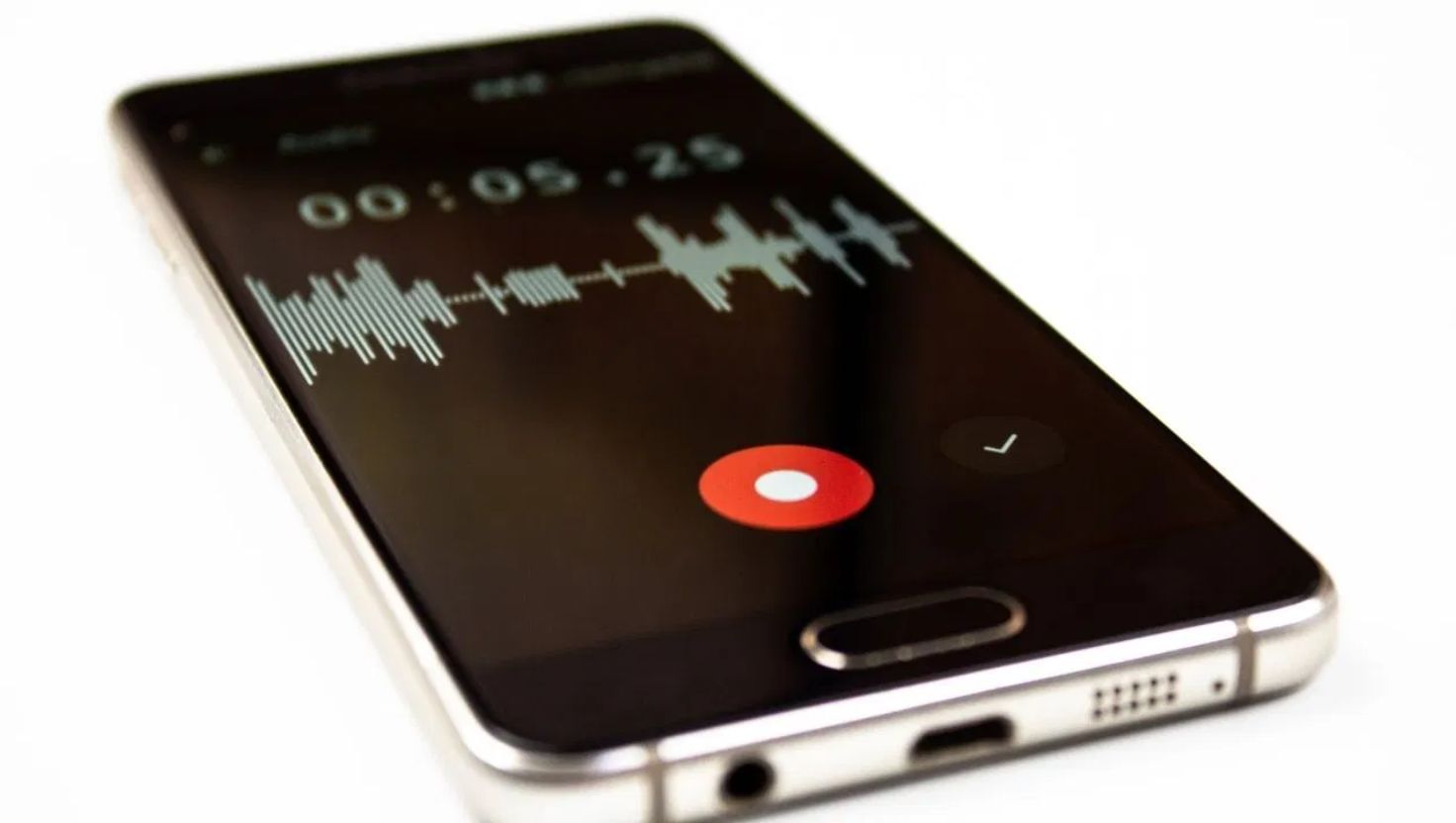 એન્ડ્રોઇડ સ્માર્ટફોનની સેટિંગમાં એક એવો વિકલ્પ મળે છે કે, જ્યાં ક્લિક કરીને તમે કોલ રેકોર્ડિંગ દરમિયાન નોટિફિકેશનને સરળતાથી બંધ કરી શકો છો. આ પ્રોસેસ ખૂબ જ સરળ છે. કોઈ પણ થર્ડ પાર્ટી એપ ડાઉનલોડ કરવાની જરૂર નહીં પડે, ફક્ત ફોનની સેટિંગમાં જવું પડશે અને સ્ટેપ બાય સ્ટેપ પ્રોસેસ ફોલો કરવી પડશે.