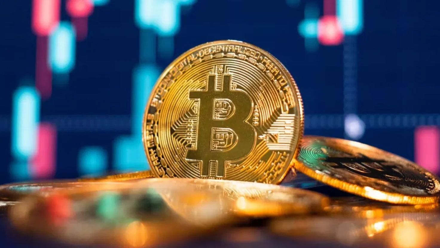 નાણાકીય વર્ષ 2025-26થી ઇન્કમ ટેક્સ રિટર્નમાં 'શેડ્યૂલ VDA' નામના નવા સેકશનમાં ક્રિપ્ટો ઇન્કમ દર્શાવવી ફરજિયાત બની ગઈ છે. અહીંયા તમારે દરેક ટ્રાન્ઝેક્શનની તારીખ, ખરીદી અને વેચાણની કિંમત તેમજ નફાનું સ્ટેટમેન્ટ આપવું પડશે. 