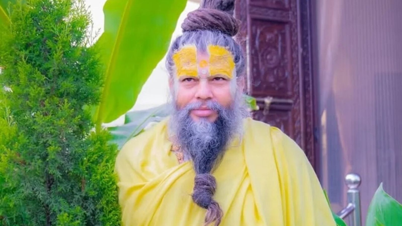 મહારાજે ભાર મૂક્યો કે જેઓ ભગવાનના સ્મરણમાં લીન રહે છે તેમને કોઈ દુર્ભાગ્ય થતું નથી. દુર્ભાગ્ય ફક્ત તેમને જ થાય છે જેઓ ભગવાન પ્રત્યે દ્વેષ રાખે છે.