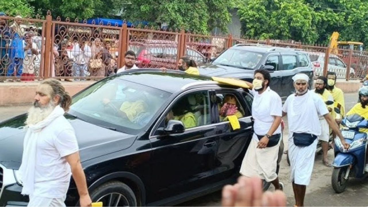 આ રીતે પ્રેમાનંદ મહારાજે સ્પષ્ટ કર્યું કે સાચી શુભતા એ છે કે આવી અંધશ્રદ્ધાઓમાં ફસાયા વિના ભગવાનનું નામ યાદ રાખતા રહેવું.