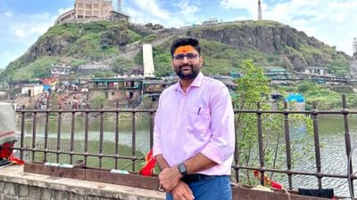 વિસાવાદરમાં લાંબા સમયથી ભાજપના ધારાસભ્યને સત્તા મળી જ નથી ભાજપ છેલ્લા 18 વર્ષથી આ બેઠક જીતવા એડી ચોટીનું જોર લગાવી રહી છે, પણ આ બેઠક આમ આદમી પાર્ટીના ઉમેદવારે જીતી લીધી છે.