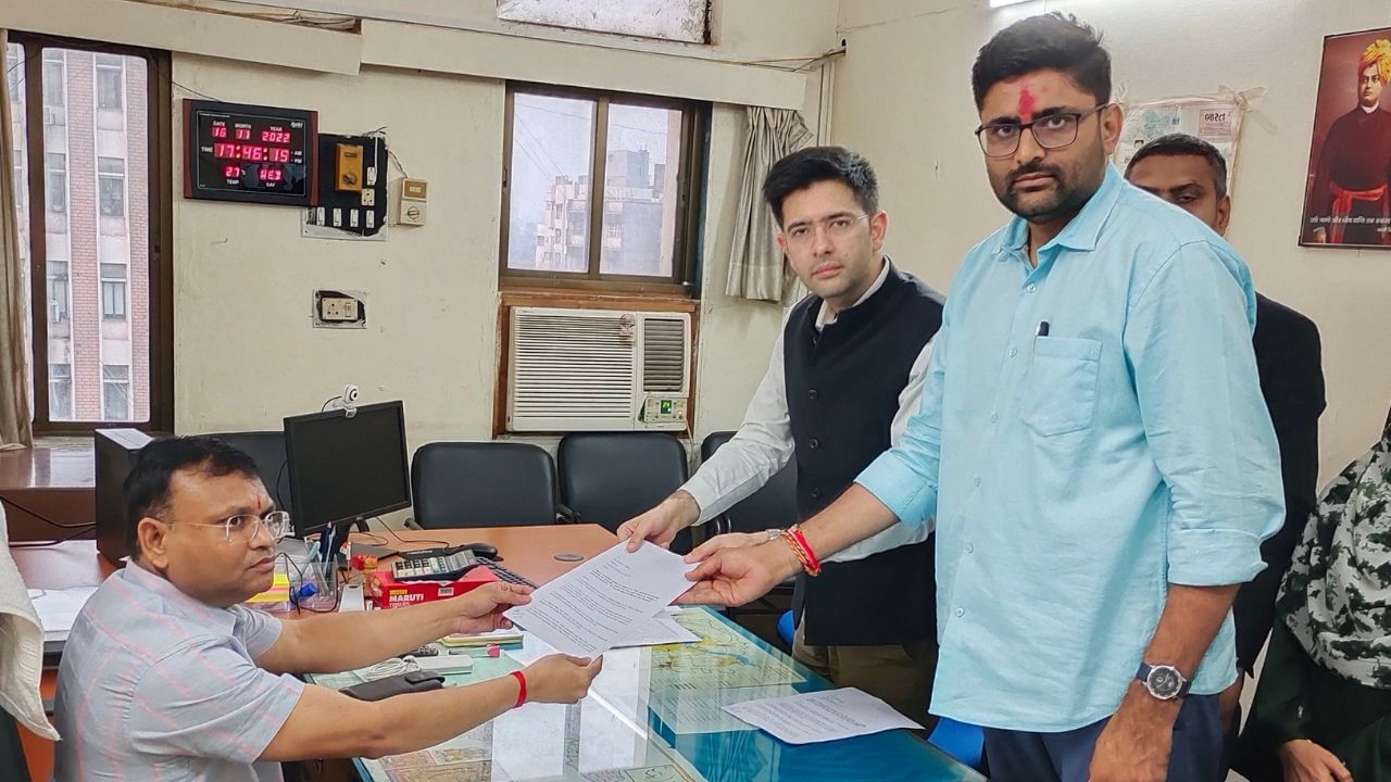 ઓગસ્ટ 2021માં ઇટાલિયાએ AAP ના સંપર્ક કાર્યક્રમના ભાગ રૂપે ઊંઝા તાલુકાના એક મંદિરની મુલાકાત લીધી હતી. મહેસાણા પોલીસે ડિસેમ્બર 2020 માં મહેસાણામાં પૂર્વ પરવાનગી વિના જાહેર સભા અને પ્રદર્શન કરવા બદલ તેમની સામે દાખલ કરાયેલા કેસમાં તેમની ધરપકડ કરી હતી.