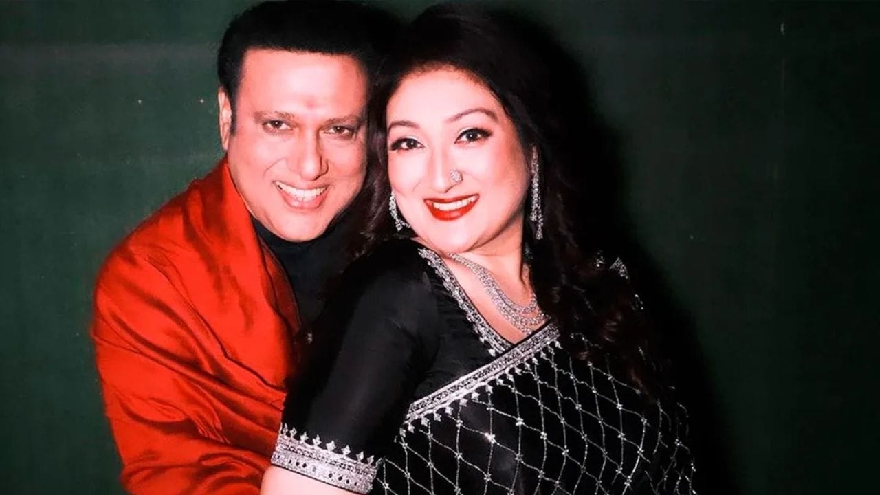 સોશિયલ મીડિયા પર પોતાના નામની આગળથી ગોવિંદાની સરનેમ દુર કર્યા બાદ સુનિતાએ કહ્યું કે, તે આહુજા હતી અને હંમેશા રહેશે. આહુજા સરનેમ દુર કર્યા બાદ છુટાછેડાની અફવા શરુ થઈ છે. 