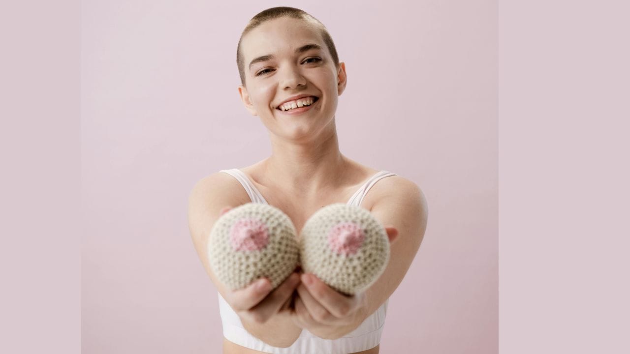 પ્રોલેક્ટીનનું ઊંચું સ્તર ઓવ્યુલેશનની પ્રક્રિયાને ધીમી કરે છે. આને કારણે, અંડાશય ધીમે ધીમે ઇંડા રિલીઝ કરે છે અથવા બિલકુલ ઇંડા રિલીઝ કરતું નથી. આમ, અંડાશય ધીમી પ્રક્રિયા સાથે ઇંડા રિલીઝ કરે છે અથવા બિલકુલ ઇંડા રિલીઝ કરતા નથી. આ નેચરલ પ્રેગ્નેન્સીની શક્યતા ઘટાડે છે.