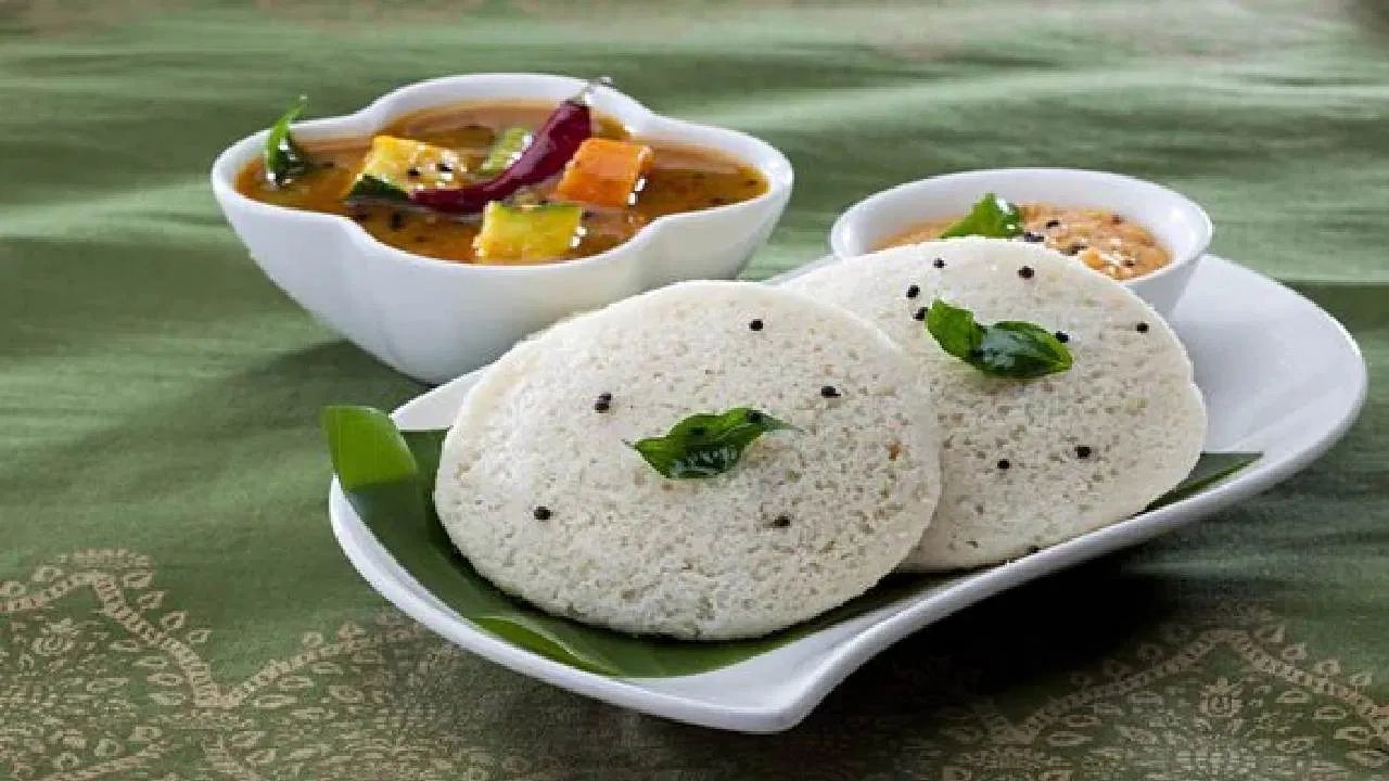 જો તમે રોજની લગભગ 60-70 પ્લેટ વેચી શકો છો, તો રોજના ₹2000 સુધીની આવક અને મહિને આશરે ₹50,000 સુધીની કમાણી કરી શકો છો. આ બિઝનેસમાં તમને ચોખ્ખો ₹30,000 સુધીનો નફો મળશે.