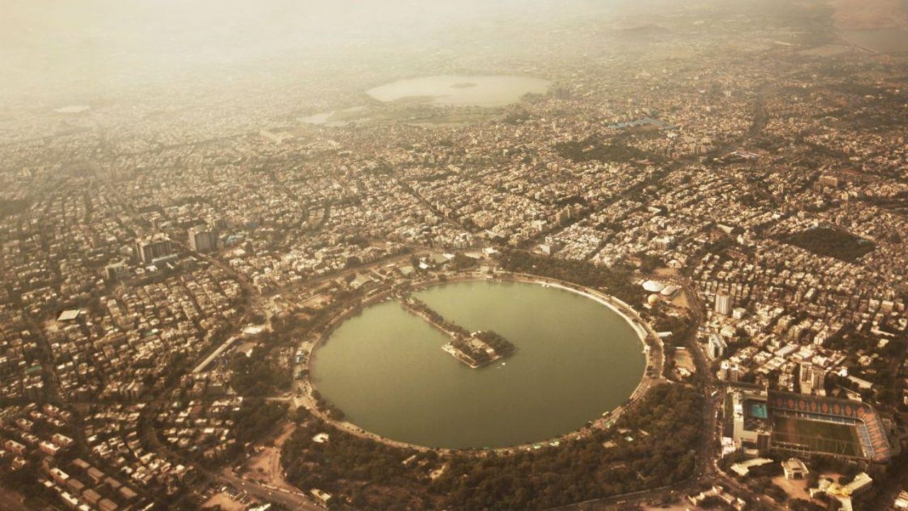 ઉદાહરણ તરીકે, જો કોઈ શહેરમાં આ ગુણોત્તર 40% હોય, તો તેનો અર્થ એ છે કે તે શહેરના પરિવારોએ ઘરની EMI માટે તેમની માસિક આવકના 40% અલગ રાખવા પડશે.