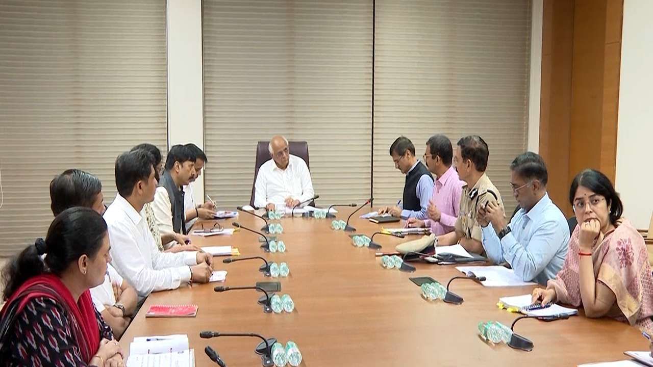 આ વર્ષે રથયાત્રામાં પહેલી વાર આર્ટીફિશ્યલ ઈન્ટેલીજન્સ A.I.નો શહેર પોલીસ તંત્ર દ્વારા ક્રાઉડ એલર્ટ અને ફાયર એલર્ટ માટે ઉપયોગ કરવામાં આવશે તેમ પ્રેઝન્ટેશનમાં જણાવવામાં આવ્યું હતું.  A.I.ના આ ઉપયોગના પરિણામે રથયાત્રા રૂટ પર કોઈ સ્થળે વધુ પડતા લોકો એકઠા થઈ ગયા હોય તો તેનું સરળતાએ વ્યવસ્થાપન થઈ શકશે તો ભીડને કાબુમાં રાખી શકાશે અને અનિચ્છનિય ઘટના બનતી નિવારી શકાશે.