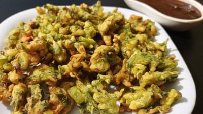 ગુજરાતમાં પણ ભજીયા વિવિધ પ્રકારના બનાવવામાં આવે છે. ત્યારે કુંભણીયા ભજીયા પણ ગુજરાતીઓના પ્રિય ભજીયામાંથી એક છે. ત્યારે ચોમાસાની સિઝનમાં કુંભણીયા ભજીયા ઘરે સરળતાથી બનાવો.