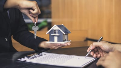 ભાડૂઆતના મુખ્ય અધિકારોની જો આપણે વાત કરીએ તો ભાડૂતોને સ્પષ્ટ અને લેખિત ભાડા કરારનો અધિકાર છે, જેમાં ભાડું, સુરક્ષા ડિપોઝિટ, મુદત, સમારકામની જવાબદારી અને ખાલી કરાવવાની શરતો સ્પષ્ટ રીતે જણાવવામાં આવી હોય. આ દસ્તાવેજ કાનૂની વિવાદોમાં મદદરૂપ થઈ શકે છે.  