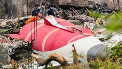 12 જૂન, 2025 ના રોજ, અમદાવાદ એરપોર્ટ નજીક મેઘાણી વિસ્તારમાં એર ઇન્ડિયાનું એક વિમાન ક્રેશ થયું. વિમાન લંડન જઈ રહ્યું હતું અને ટેકઓફ કર્યાના માત્ર 2 જ મિનિટ પછી ક્રેશ થયું હતું. તેમાં બે પાઇલટ અને 10 ક્રૂ સભ્યો સહિત કુલ 242 મુસાફરો હતા. આ ઘટનાથી સમગ્ર દેશ હચમચી ગયો છે.