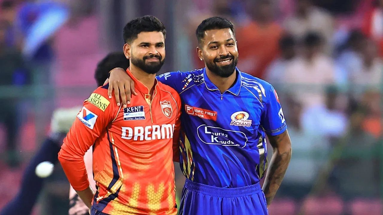 IPL 2025ની ફાઈનલમાં પહોંચવાનો સંઘર્ષ તેના અંતિમ તબક્કામાં છે. પંજાબ કિંગ્સ અને મુંબઈ ઈન્ડિયન્સ વચ્ચેની બીજી ક્વોલિફાયર મેચ નક્કી કરશે કે ફાઈનલમાં કઈ ટીમ રોયલ ચેલેન્જર્સ બેંગલુરુ સામે ટકરાશે. પરંતુ અમદાવાદમાં પંજાબ-મુંબઈ મેચ શરૂ થાય તે પહેલા વરસાદ પડ્યો. 