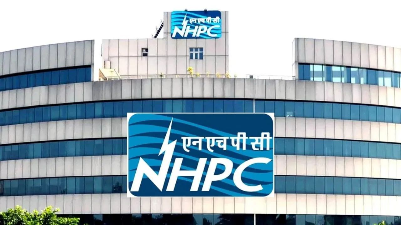 સોમવારે NHPCના શેર ફોકસમાં રહેશે, કારણ કે કંપનીએ બિકાનેરમાં 300 મેગાવોટના કરણીસર સોલાર પાવર પ્રોજેક્ટના 53.57 મેગાવોટની કેપેસિટીના ત્રીજા ફેઝના ઓપરેશનની શરૂઆતની જાહેરાત કરી છે. આ ફેઝ 7 જૂન, 2025ના રોજ ચાલુ થશે.