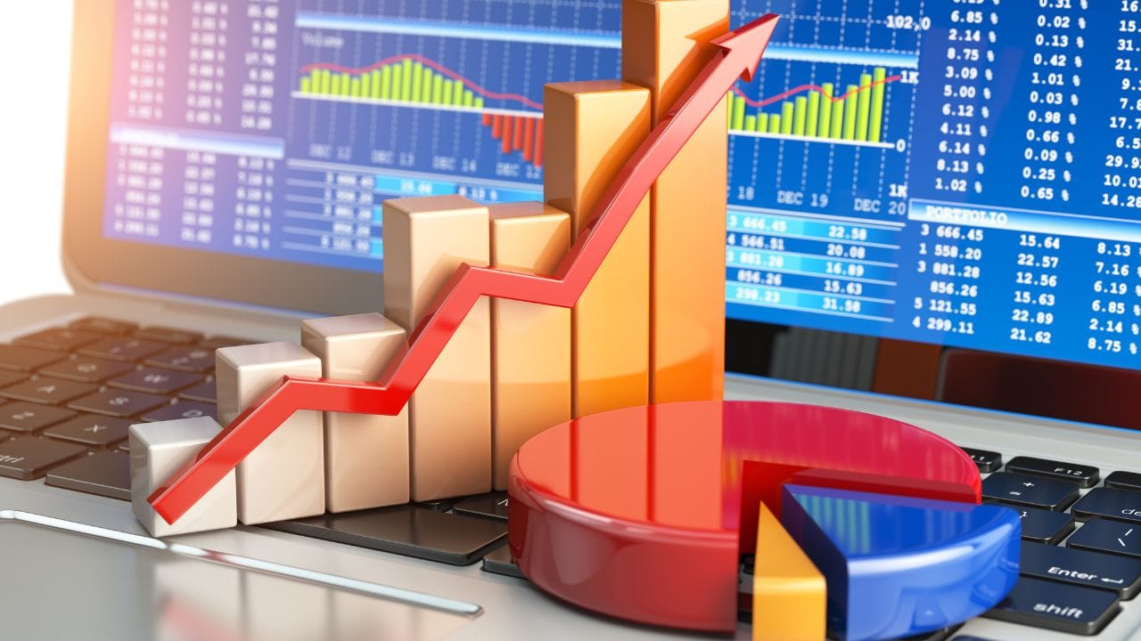 ઇન્ટ્રાડે ટ્રેડિંગમાં, નિફ્ટી 24800થી 24850 સુધી જઈ શકે છે જો તે 24660થી ઉપર ખુલશે અને તે સ્તરે ટકશે. જ્યારે જો બજાર નબળું રહે છે, તો 24600થી નીચે ફસાઈને 24550નું લેવલ ટેસ્ટ કરી શકે છે. Expiry સુધી 24900 એક મજબૂત રેસિસ્ટન્સની જેમ કામ કરી શકે છે.