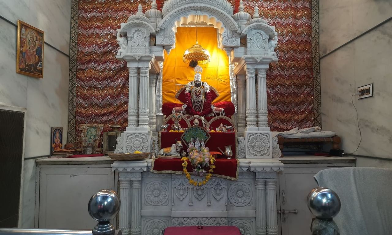 ભગવાન જગન્નાથની 148મી રથયાત્રા પહેલા પરંપરાગત રીતે ભગવાન પોતાના મોસાળ પધારે છે, જેને લઈ સમગ્ર સરસપુરમાં  ભક્તિમય વાતાવરણ જોવા મળી રહ્યુ છે. 
