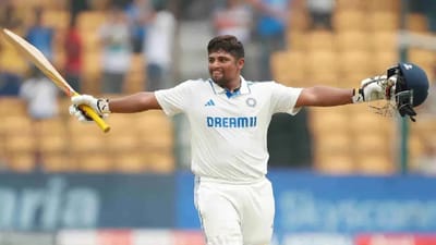 ભારત અને ઈંગ્લેન્ડ વચ્ચે 5 મેચની ટેસ્ટ શ્રેણીની પહેલી મેચ 20 જૂનથી લીડ્સના હેડિંગ્લી ખાતે રમાશે. આ મેચ પહેલા ટીમ ઈન્ડિયાના યુવા સ્ટાર ખેલાડી સરફરાઝ ખાને સોશિયલ મીડિયા પર એક પોસ્ટ શેર કરી છે, જે ખૂબ વાયરલ થઈ રહી છે. ખરેખર, સરફરાઝ ખાન ઈંગ્લેન્ડથી ભારત પાછો ફર્યો છે. 