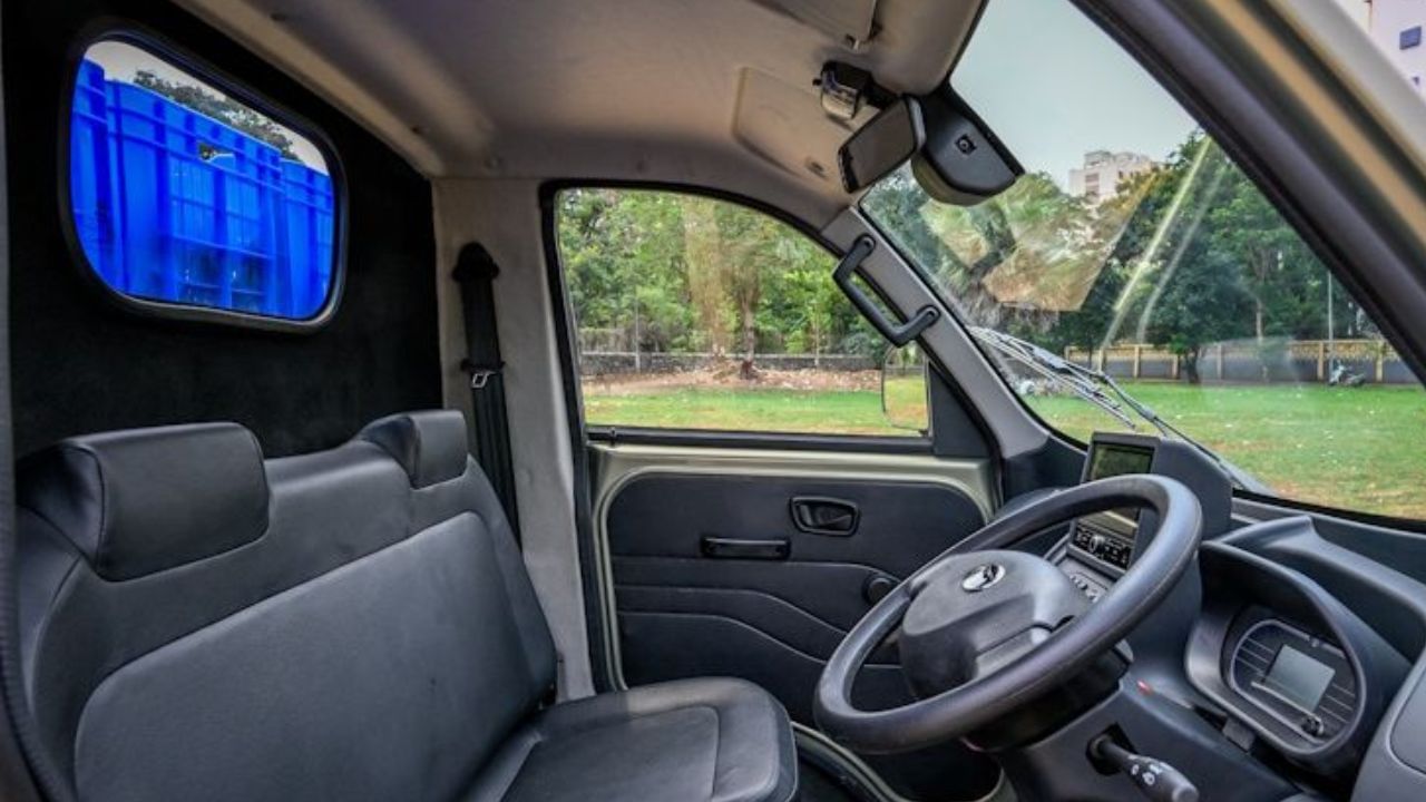 ટાટા મોટર્સના એક્ઝિક્યુટિવ ડિરેક્ટર ગિરીશ વાઘે જણાવ્યું હતું કે ટાટા એસના લોન્ચથી ભારતની કાર્ગો મોબિલિટીમાં ક્રાંતિ આવી છે. નવા ટાટા એસ પ્રો સાથે, અમે સ્વપ્ન જોનારાઓની નવી પેઢી માટે આ વારસાને એક નવા હેતુ સાથે આગળ ધપાવી રહ્યા છીએ. સ્થિરતા, સલામતી અને નફાકારકતા માટે રચાયેલ, Ace Pro તેમના ભવિષ્યની જવાબદારી સંભાળવા માટે તૈયાર મહત્વાકાંક્ષી ઉદ્યોગસાહસિકોની મહત્વાકાંક્ષાઓને પૂર્ણ કરવા માટે વધુ કમાણીની શક્યતા ખોલે છે.