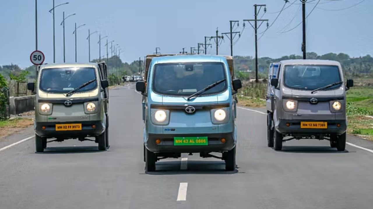 Tata Ace Proની સૌથી મોટી ખાસિયત એ છે કે તે ત્રણેય ટેકનોલોજી - પેટ્રોલ, સીએનજી અને ઇવીમાં ઓફર કરવામાં આવી છે. જે લોકોને તેમની જરૂરિયાત મુજબ વિકલ્પ પસંદ કરવામાં મદદ કરે છે. તેમાં 6.5 ફૂટ ડેક છે જેના પર 750 કિલો સુધીનો માલ રાખી શકાય છે. આ સાથે, તે ફેક્ટરી ફીટેડ લોડ બોડી વિકલ્પો સાથે ઓફર કરવામાં આવે છે.