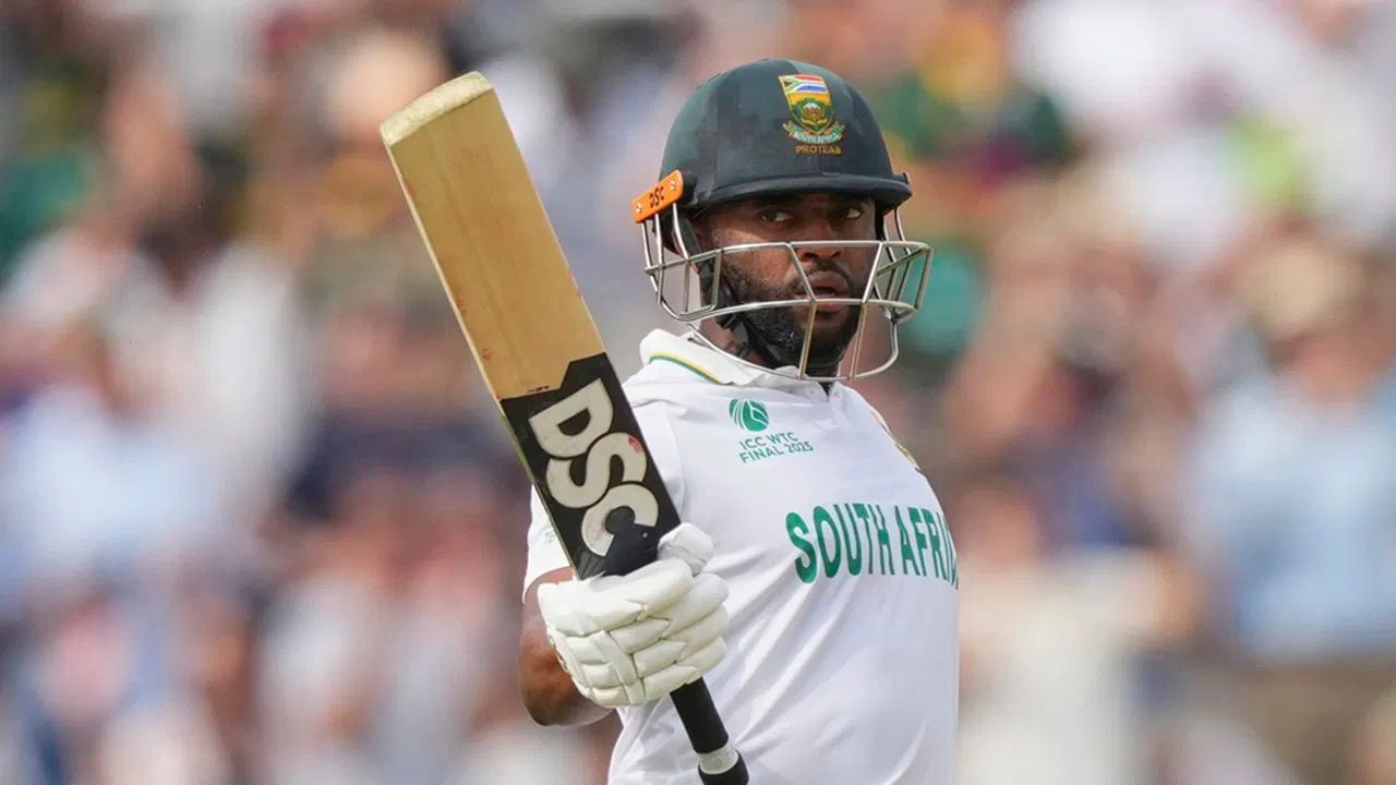 ટેમ્બા બાવુમા વિશે વાત કરીએ તો, તે DSCના બ્લેક એડિશન બેટથી રમે છે, જેની કિંમત 75,000 રૂપિયાથી વધુ છે. એટલે કે બાવુમાના બેટની કિંમત ગિલ કરતા લગભગ 20,000 રૂપિયા વધુ છે.