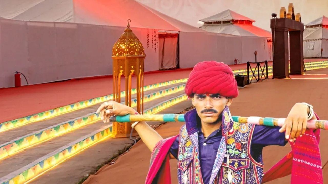 તરણેતરમાં મેળામાં તમે બસ, કે પછી પ્રાઈવેટ કાર દ્વારા જઈ શકો છો. તેમજ ટ્રેનમાં જવું હોય તો સુરેન્દ્ર નગર સુધી ટ્રેનમાં બેસી, ત્યાંથી વાહનમાં તરણેતરના મેળામાં જઈ શકો છો. (photo : gujarat tourisam)