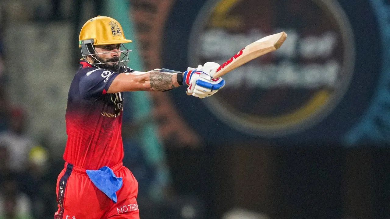 IPL ઈતિહાસમાં સૌથી સફળ બેટ્સમેન વિરાટ કોહલી પહેલાથી જ સૌથી વધુ રન અને સદીનો રેકોર્ડ ધરાવે છે. કોહલીએ 8,500થી વધુ રન બનાવ્યા છે અને 8 સદી પણ ફટકારી છે. પરંતુ હવે, આ સાથે કોહલીએ IPLમાં સૌથી વધુ ચોગ્ગા ફટકારવાનો રેકોર્ડ પણ બનાવ્યો છે.