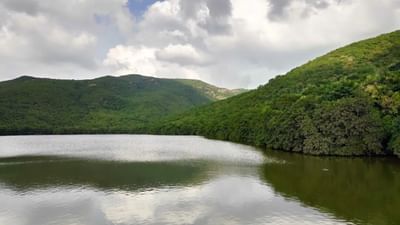  જુનાગઢની ઐતિહાસિક ધરોહર અને શાન સમા વિલિંગ્ડન ડેમનું નિર્માણ 1929માં  તત્કાલિન નવાબ મહોબત ખાન ત્રીજાના સમયમાં શરૂ કરવામાં આવ્યુ હતુ અને 1936માં ડેમનું બાંધકામ પૂર્ણ થયુ હતુ. આજે આ ડેમ જુનાગઢની જીવાદોરી ગણાય છે. 